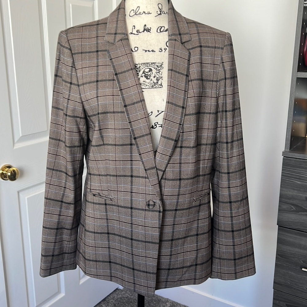 Cremieux sz 10 Plaid Blazer wore once looks NEW